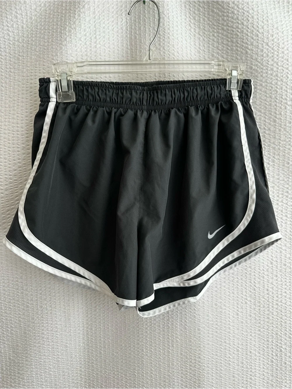 Nike Tempo Dri-Fit Running Shorts Black White Lined Athletic Gym Women’s Medium